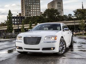Chrysler 300C Motown 2013 года
